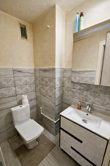 Apartament 3 camere in Piata Alba Iulia | 2 Bai | Vedere Mixta | Bloc monolit
