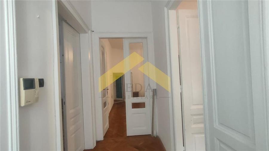 Apartament cu 4 camere de inchiriat zona Podgoria