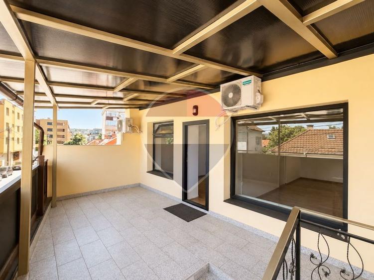 Clădire individuală pentru birouri, 200 mp, 5 parcări, Gheorgheni