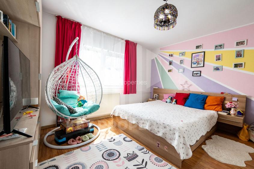 Casa parter,  situata pe colt, teren 300 mp, acces dublu - 7
