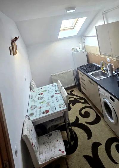 Apartament o cameră, bucătărie separată, parcare, zona Stejarului