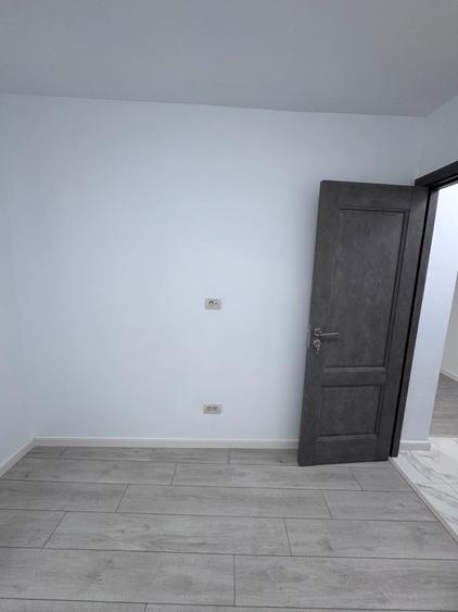 Apartament 2 camere Poarta 6 85000 euro