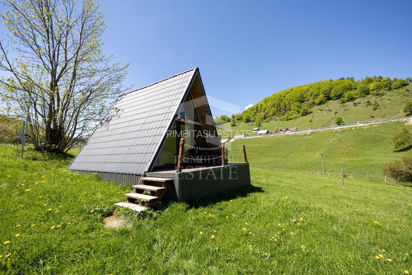 Fundata | Teren intravilan | 7,656 mp + Cabane tip A Frame - 7