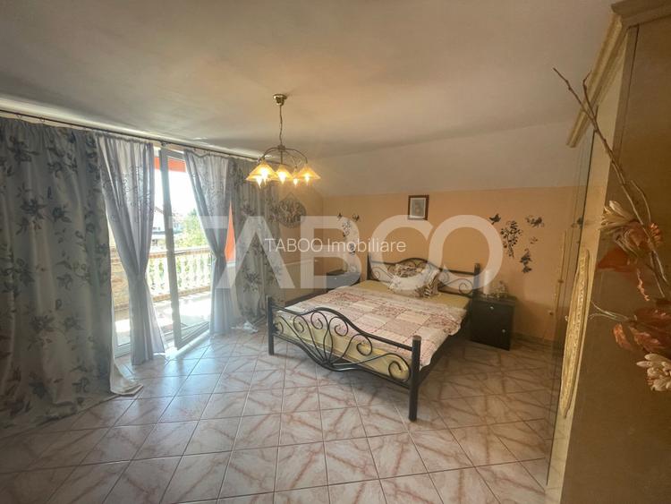 Casa deosebita  de vanzare 453 mp utili si curte 528 mp in Avrig - 30