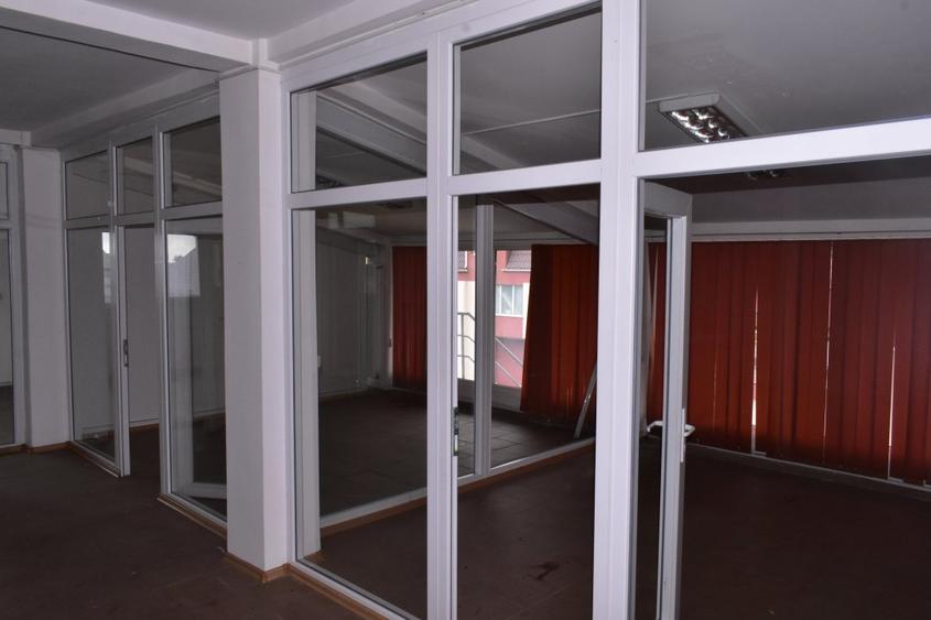 Spatiu comercial 5,4 €/mp, 740mp, Craiovei - Pitesti