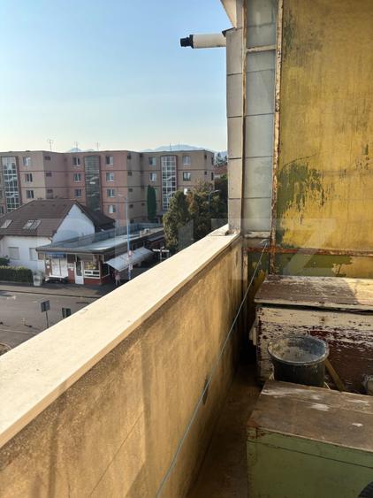 Apartament 3 camere, etaj intermediar, Oltet, Tractorul