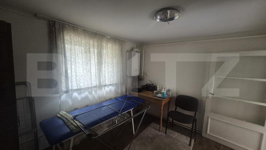 Casa cu 2 camere de vanzare, 50 mp, teren 335 mp, strada Mara, zona Piata Mica