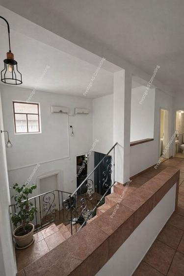 Vila individuala renovata complet | 6 camere | 500 mp teren | Str Jean Monnet