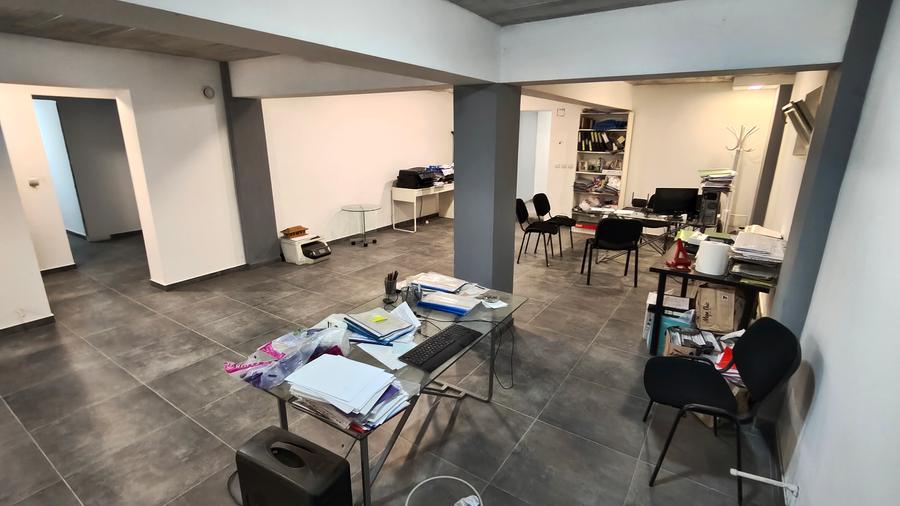 Spatiu comercial / birouri / depozitare - 128.6 mp - 3 locuri parcare in pret
