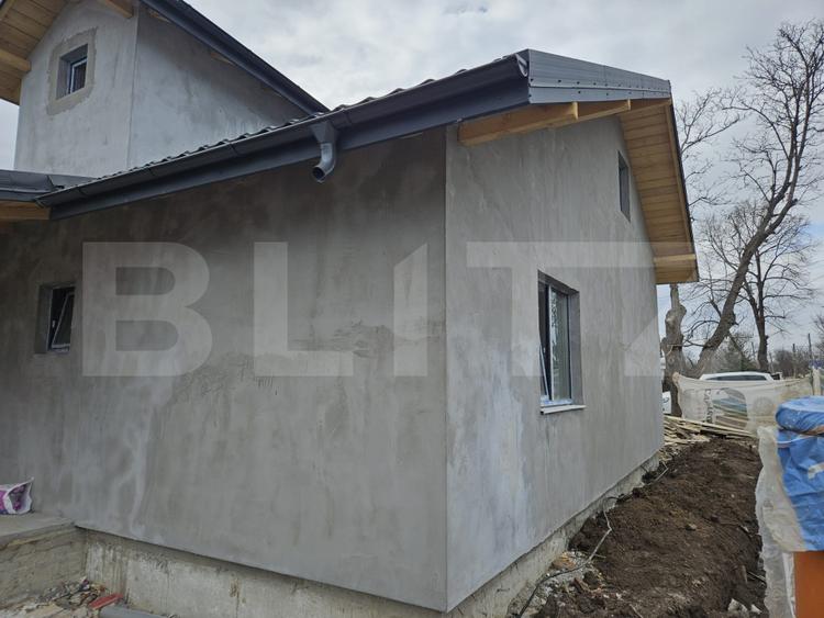 Casa frumoasa cu 3 camere in Ciurbesti