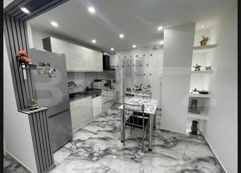 Apartament 2 camere,parter,balcon,zona Mercur