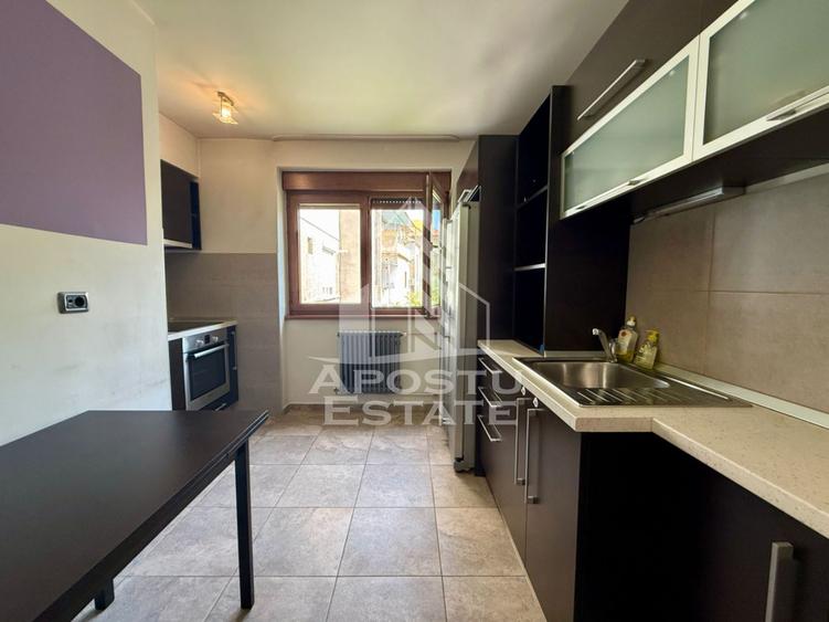 Apartament 4 camere si garaj de vanzare, etaj 1, Medicina Timisoara