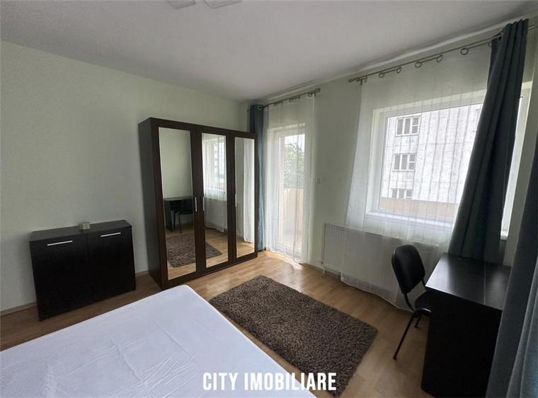 Apartament 3 camere, bloc nou, parcare, zona Semicentrală.