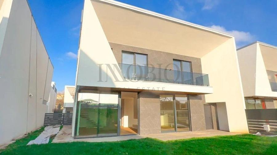 Vila 5 Camere | Rooftop Pool | Smart Home |