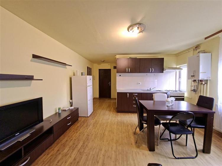 Apartament 2 camere zona Cedonia