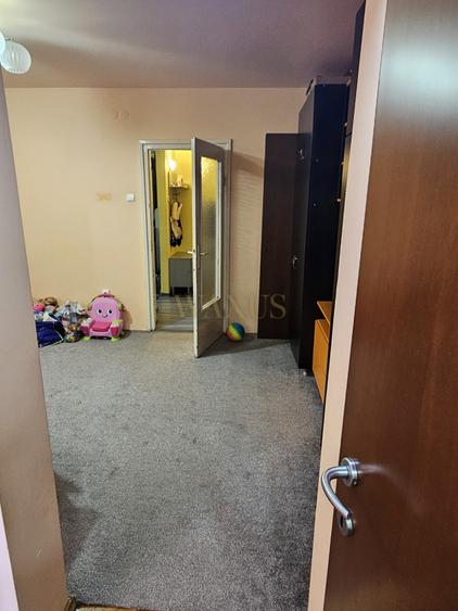Ap.2 camere 48 mp utili , parter,zona Standard Dej