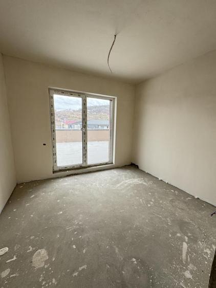 Apartament tip Penthouse, 4 camere, 87 mp, terasa 88 mp, Zona Eroilor
