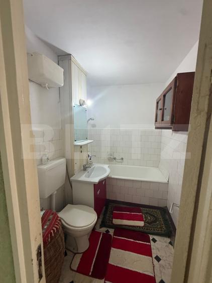 Apartament cu 3 camere, 66 mp, decomandat, zona Zamca