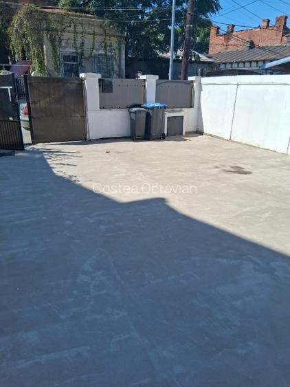 Vila D+P+M&nbsp; ideal firma, curte 5 masini, 5 min.metrou Tineretului - 5