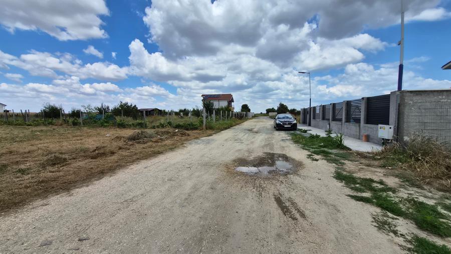 Strada Craitei - teren 501 mp (deschidere 18.2 ml )