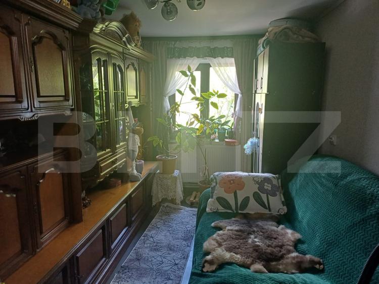 Casă de locuit si spatiu comercial, teren 7300 mp, Hreatca, com. Vulturesti