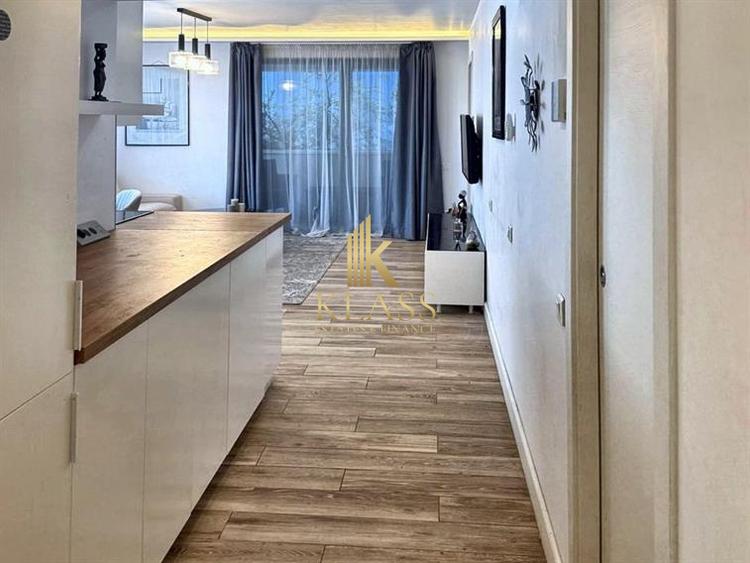 Apartament 3 camere | Piata Victoriei | Centrala | 2 bai | 2 terase
