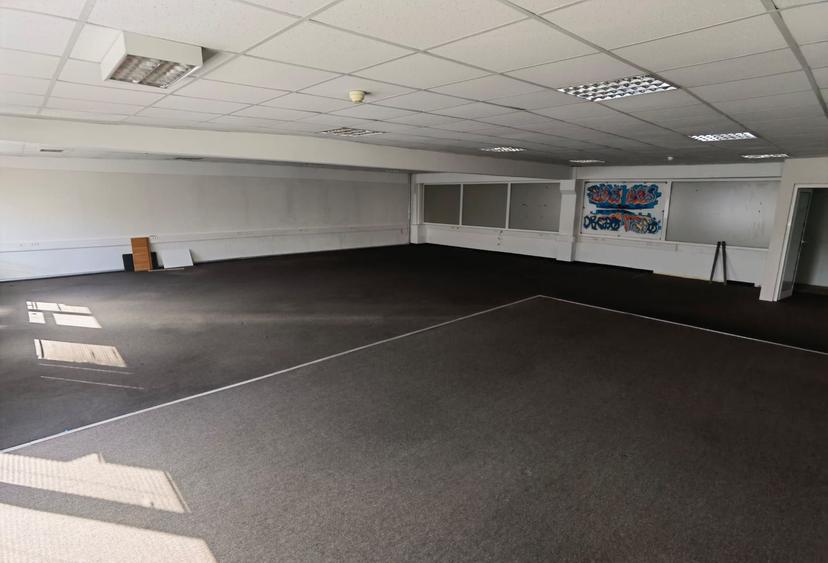 Spatii birouri/servicii