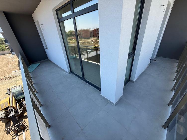 APARTAMENT CU 2 CAMERE SI TERASA DE 16 MP
