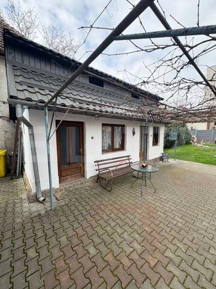 Casa cu două apartamente și garaj în zona 0 a Bistriței - 240mp utili 734mpTEREN