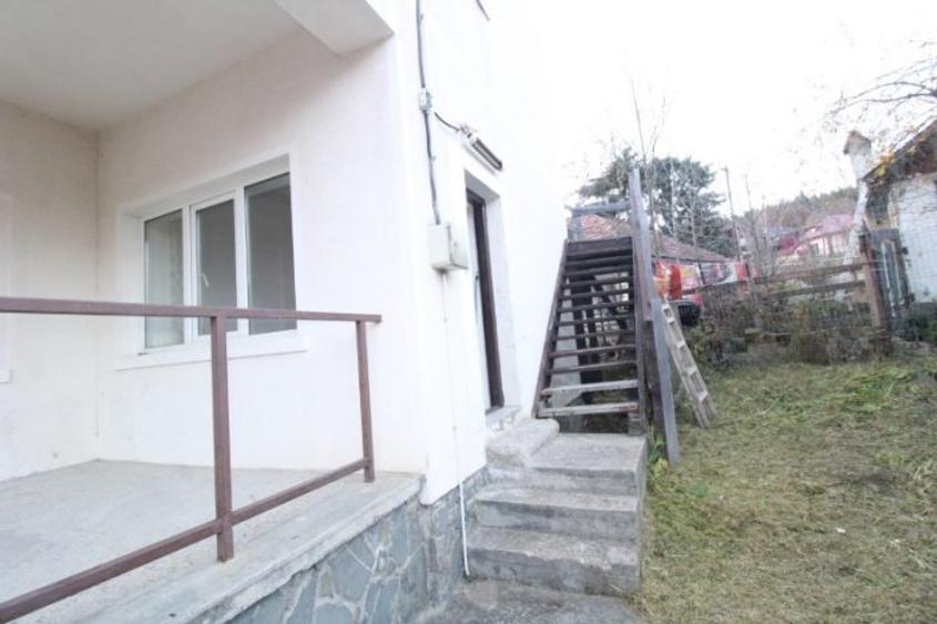Vanzare casa tip duplex Azuga|23 August|Comision 0%