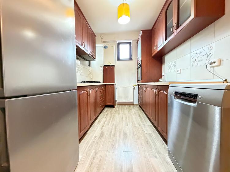 3 Camere || Parter Înalt || Curte