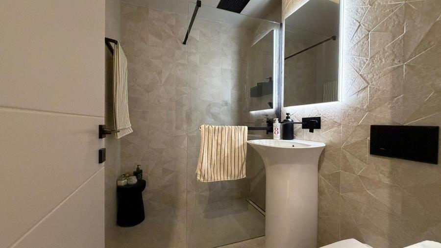 REA1029134 Apartament 4 camere I Erou Iancu Nicolae I 2 locuri de parcare I Boxa