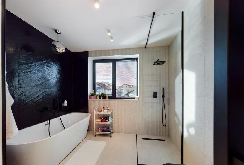 Vila 2022 P+1+M,2 living,4 dormitoare,birou,sala sport,piscina,garaj 2 masini
