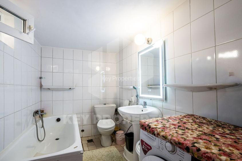 Casa parter,  situata pe colt, teren 300 mp, acces dublu - 11