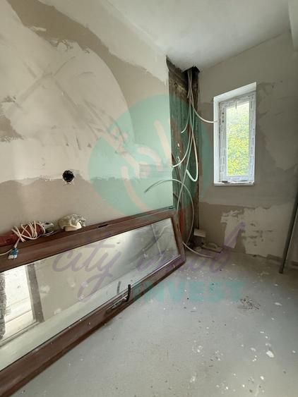Casa receptionata in 2025 singura in curte