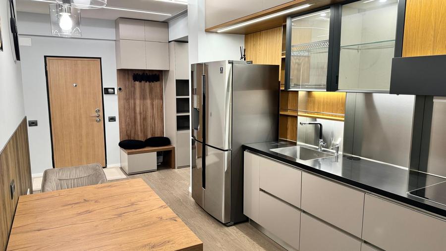 2 camere UltraCentral , mobilat / utilat , finisaje superioare !