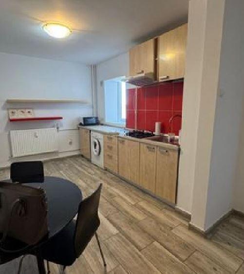 Apartament 2 Camere,Iancului Metrou,bl.1984,mobilat,utilat,balcon,geam  la baie.