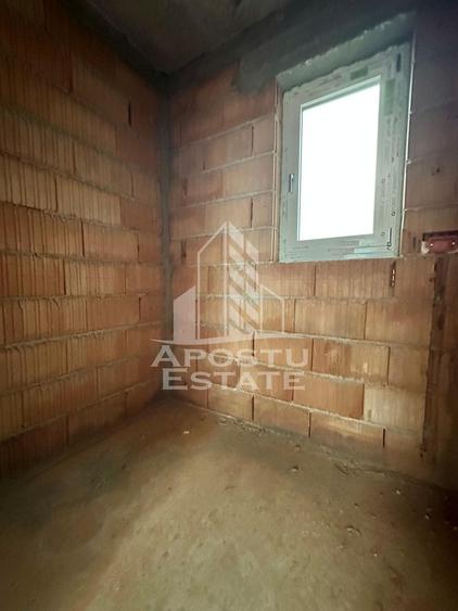 Duplex despartit prin baie si hol cu 3 dormitoare si dressing in Giroc