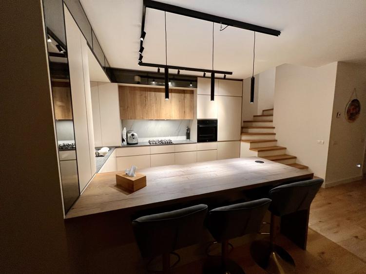 Complex case individuale cuplate in duplex langa padure