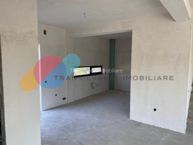 Unitate Duplex, 120 Mp Utili, Cu 2 Garaje, panouri solare