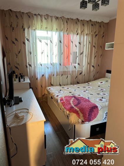 Apartament 3 camere semidecomandat, etaj 3/4, Micro 38