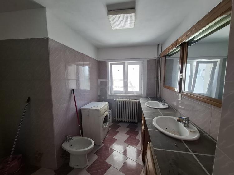 3 camere, et 4/10, anvelopat, 84 mp-Gorjului