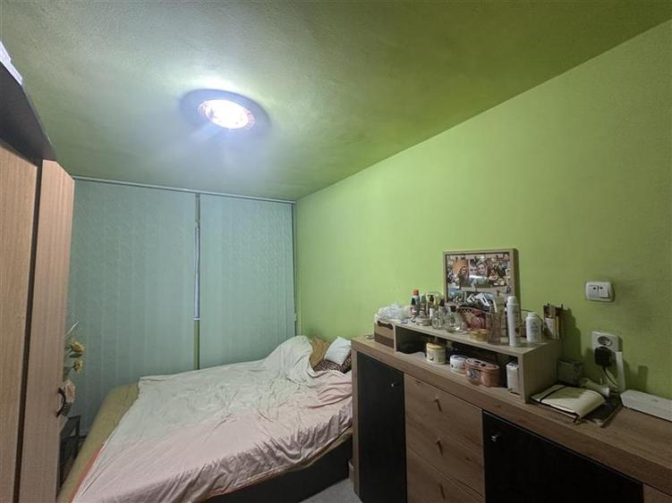 Apartament cu 3 camere la etajul 3 aproape de Mall