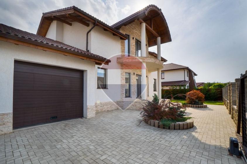 Casă cu personalitate | 204 mp utili | 600 mp teren | Izvor