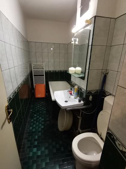 INCHIRIEZ apartament 3 camere decomandat, zona Ciresica
