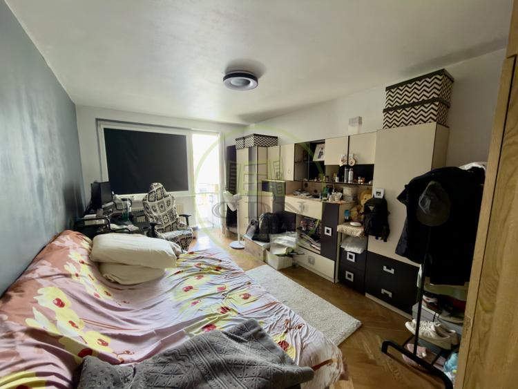 Apartament 2 camere, decomandat, 76.72 mp, Centru, zona Km 0