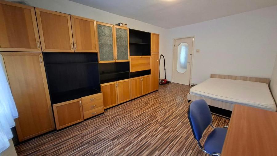 De inchiriat apartament 3 camere, Tg. Mures, Cornisa (UMF)