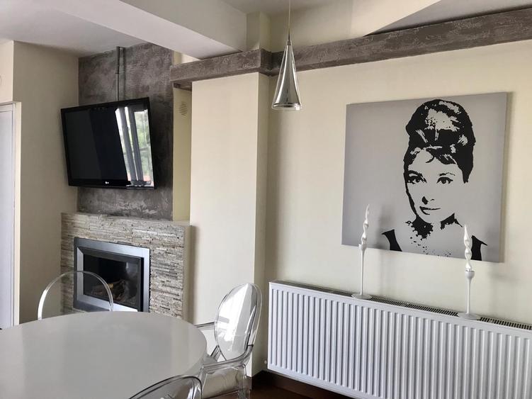 Apartament de 3 camere la lac