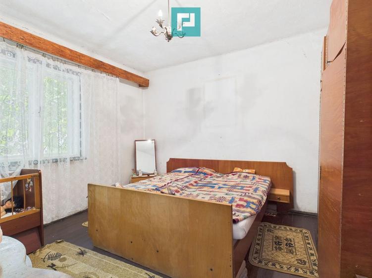Apartament la casă cu 3 camere în Pârneava