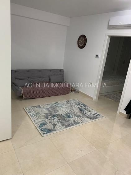 Inchiriem studio in Micro 17 , etaj 2 bloc ROKA, parcare privata, - 17